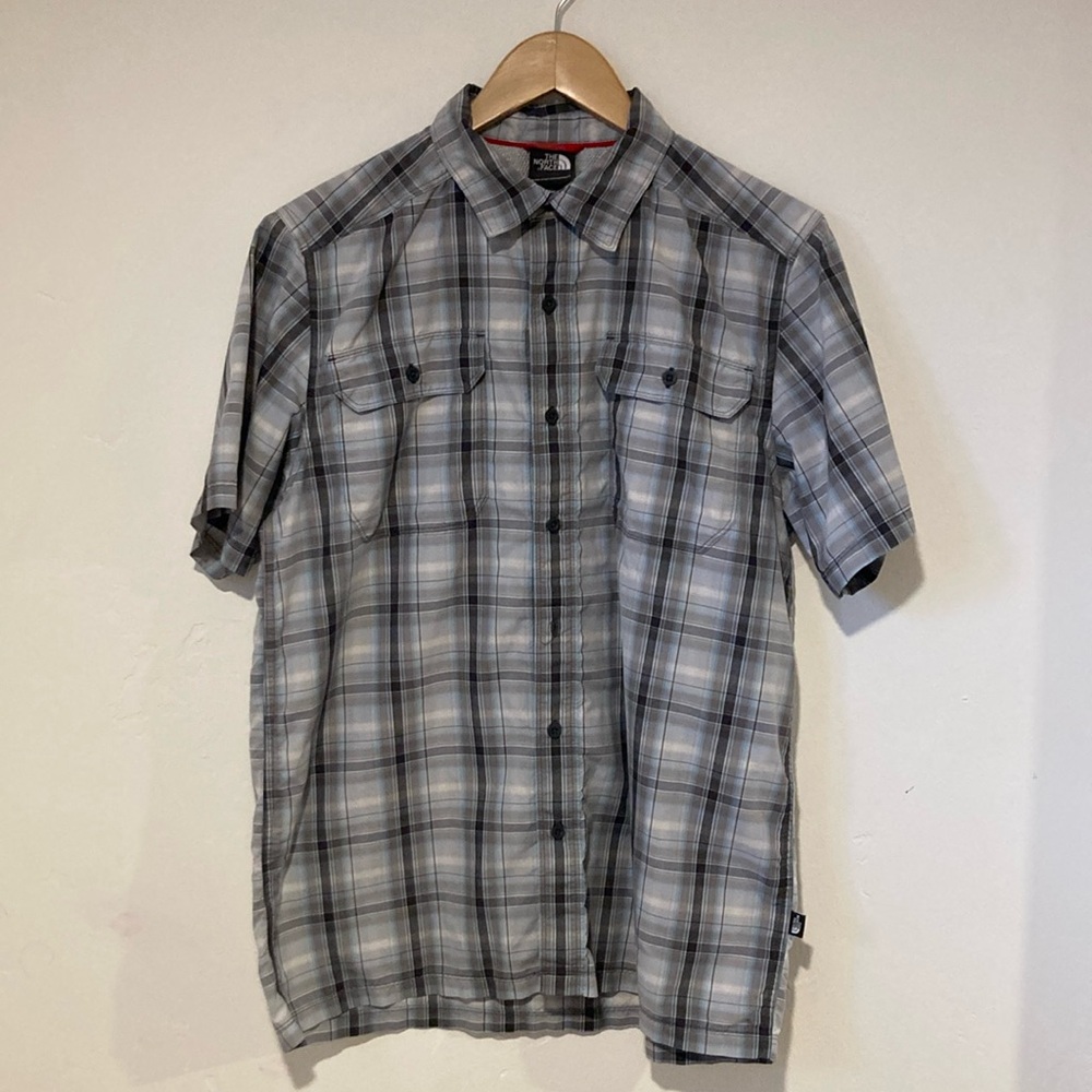 THE NORTH FACE Men’s Size Medium Button Down